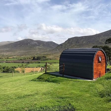 Gorse Hill Glamping Hotel Нюкасъл Екстериор снимка