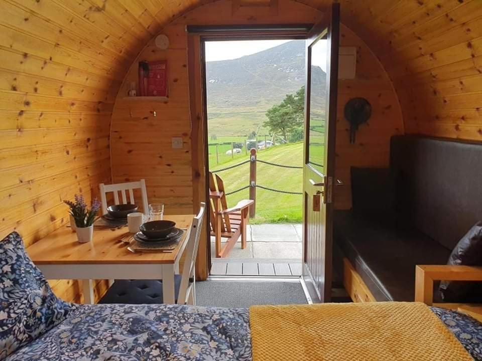 Gorse Hill Glamping Hotel Нюкасъл Екстериор снимка