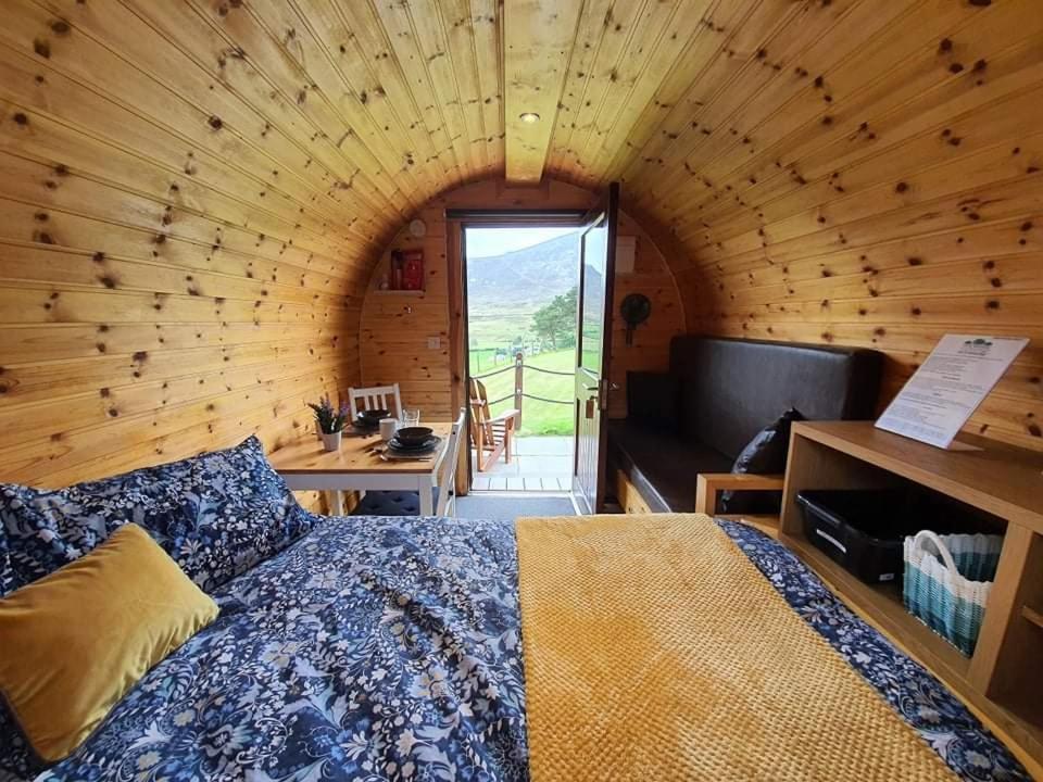 Gorse Hill Glamping Hotel Нюкасъл Екстериор снимка