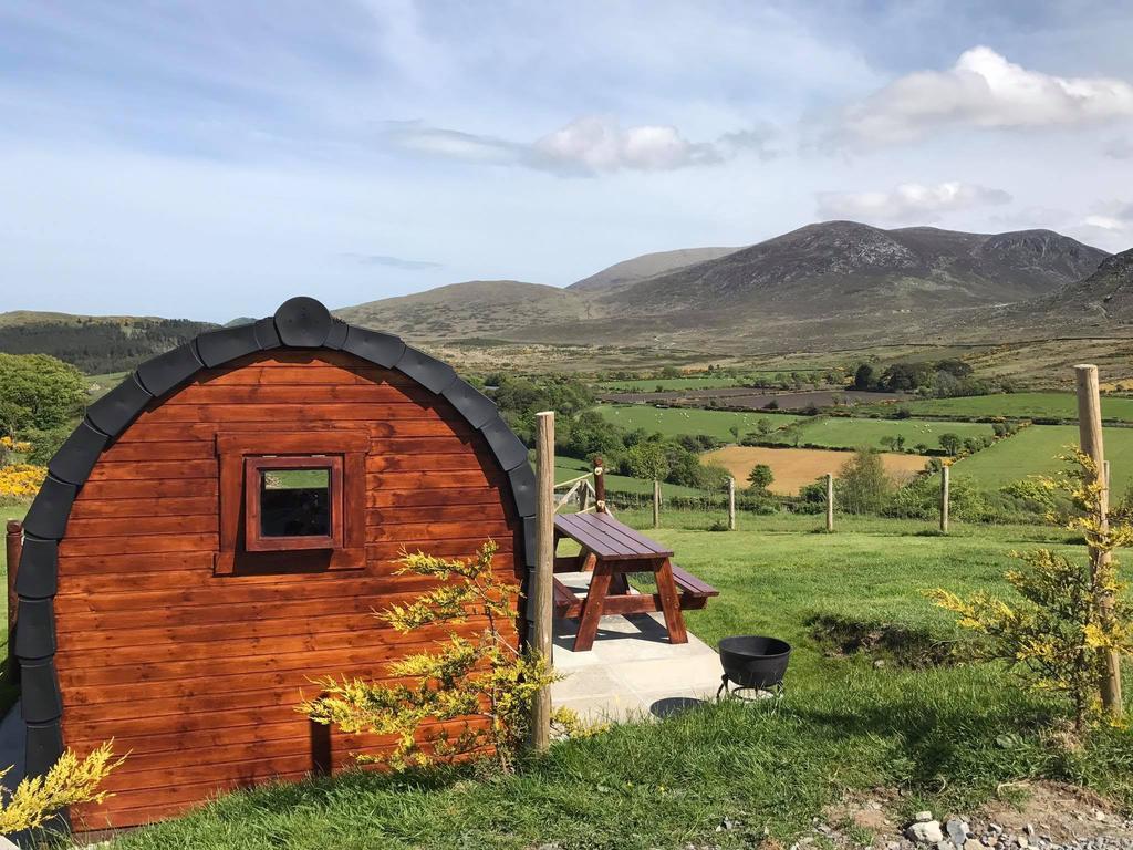 Gorse Hill Glamping Hotel Нюкасъл Екстериор снимка