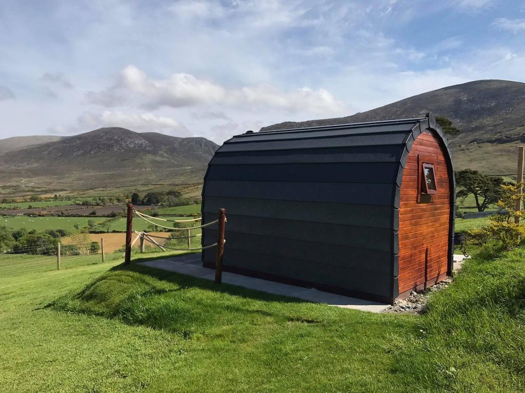 Gorse Hill Glamping Hotel Нюкасъл Екстериор снимка