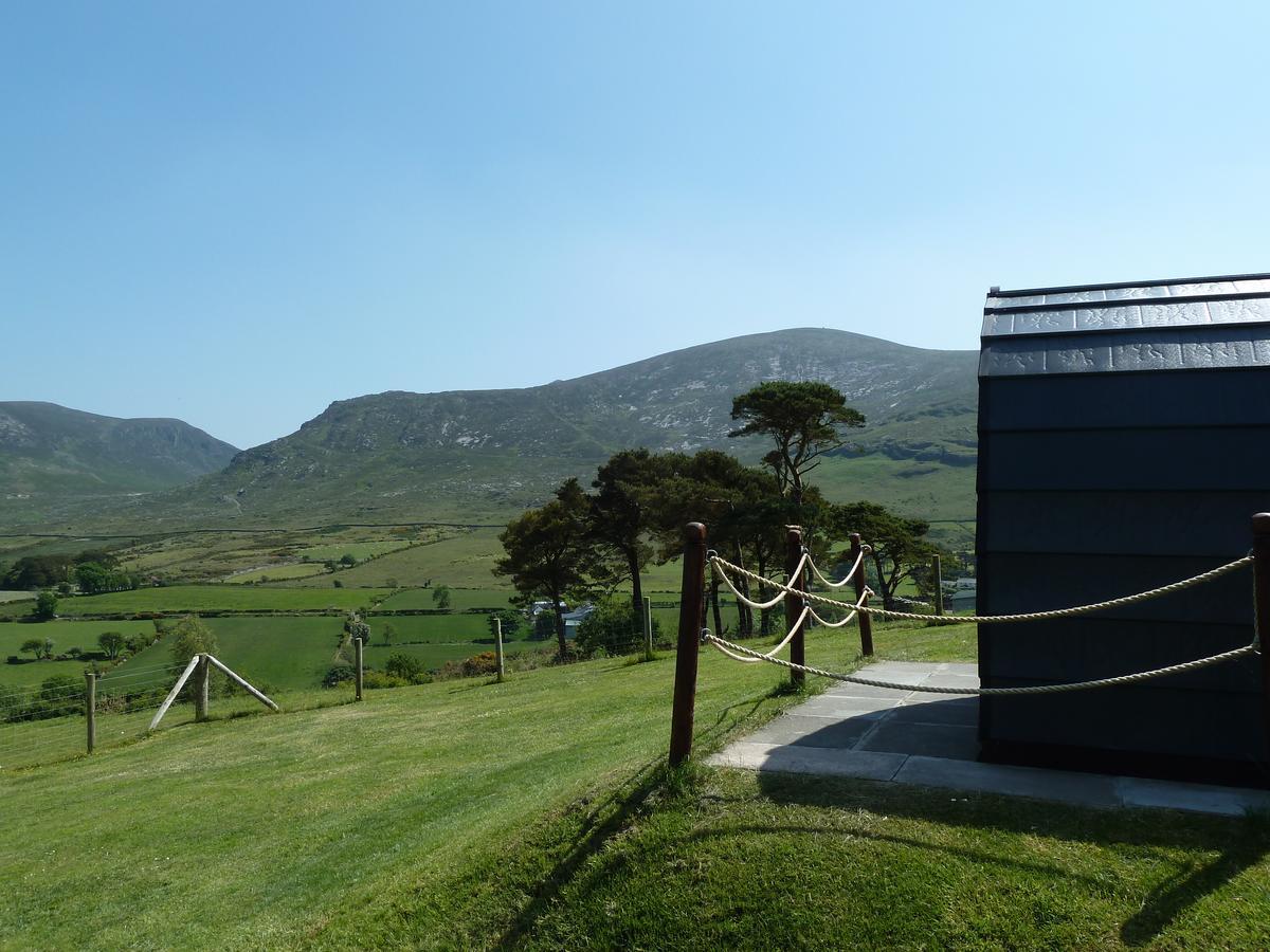 Gorse Hill Glamping Hotel Нюкасъл Екстериор снимка